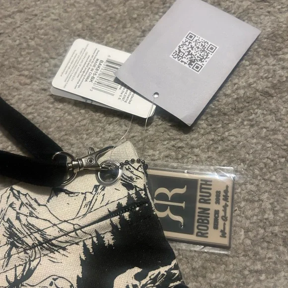 Robin Ruth Black and White Alaska Crossbody Bag - Picture 4 of 6